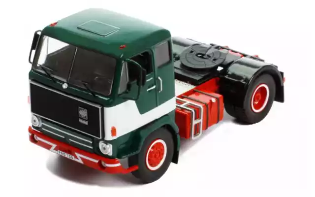 TR068-VOLVO F89 1970 Green and White
